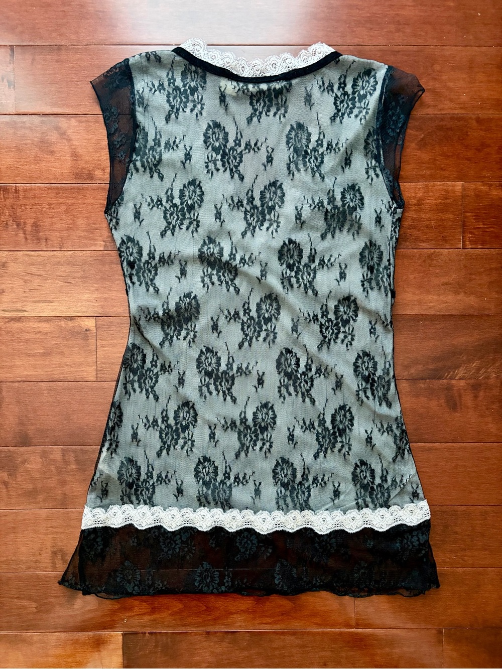 DKNY Black Lace Top with Ivory Trim and Velvet Bodice Detail - Picture 2 of 4